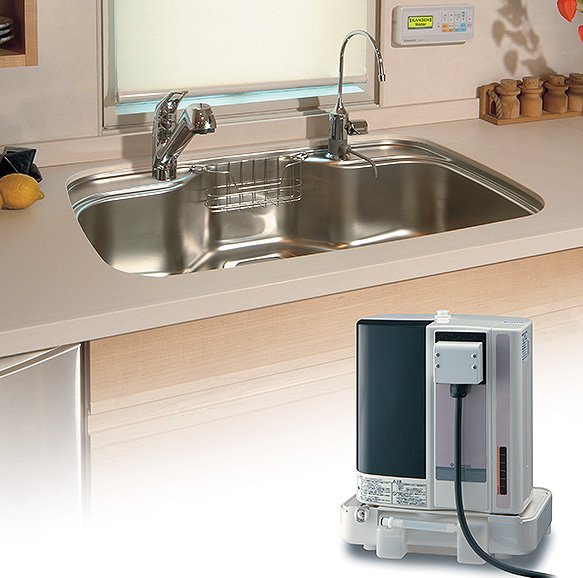 Leveluk SD501U unit installed under a kitchen sink