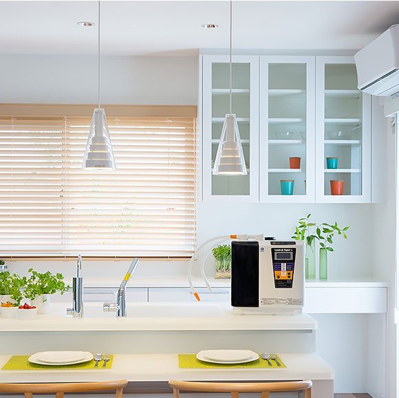 Leveluk Super 501 in a bright kitchen